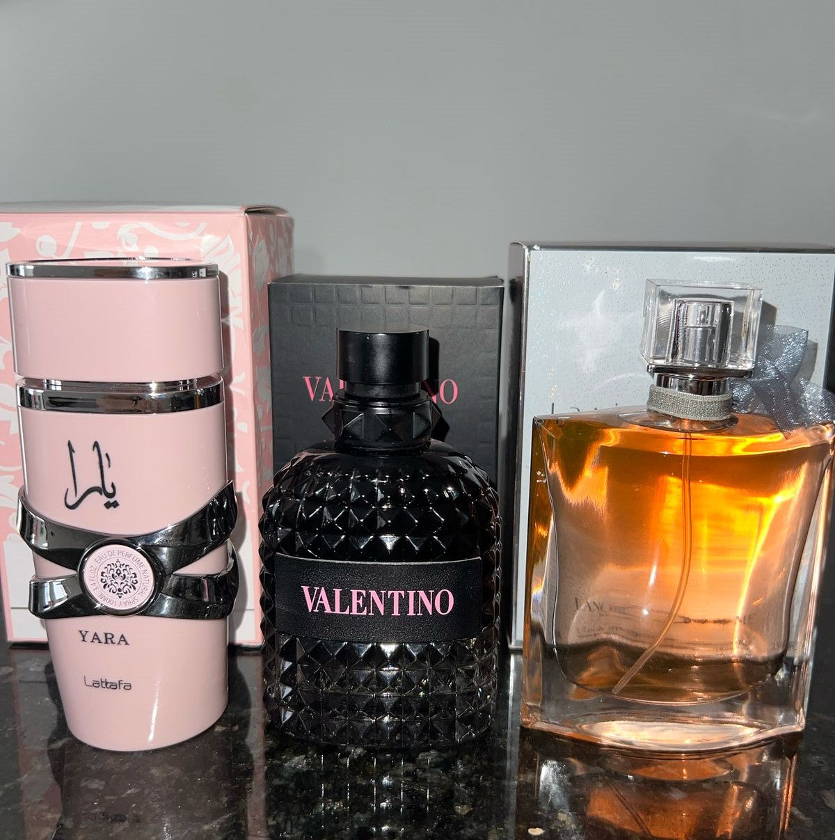 Lleva 3 Fragancias de Lujo al Mejor Precio! Yara de Lattafa, Valentino Uomo in Roma  y La vida es Bella de Lancome